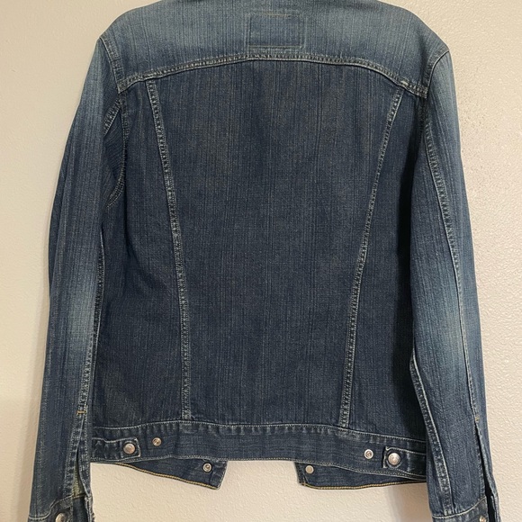 Levi's Classic Blue Denim Trucker Jacket - Picture 2 of 6